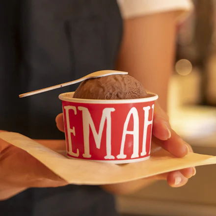 毎月新作フレーバーが! 小松原和明さんの店
「CREMAHOP」のアイスクリーム【逗子】